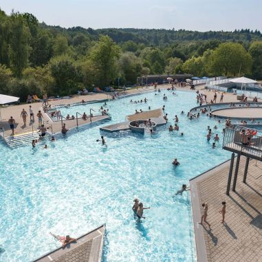 PEB Erlebnisschwimmbad