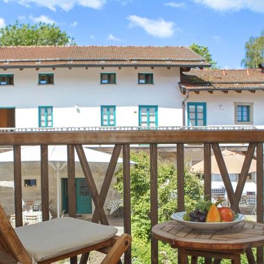 Balkon mit Sicht in den Innenhof